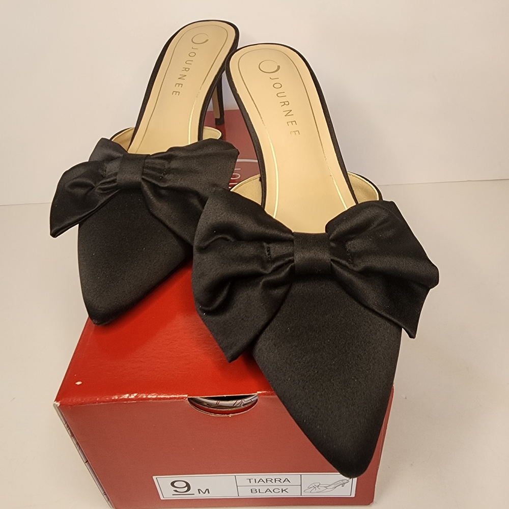 Journee Tiarra Mule Pump (Women) 9M